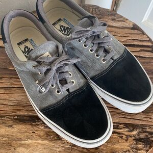 Two tone Vans lace ups.